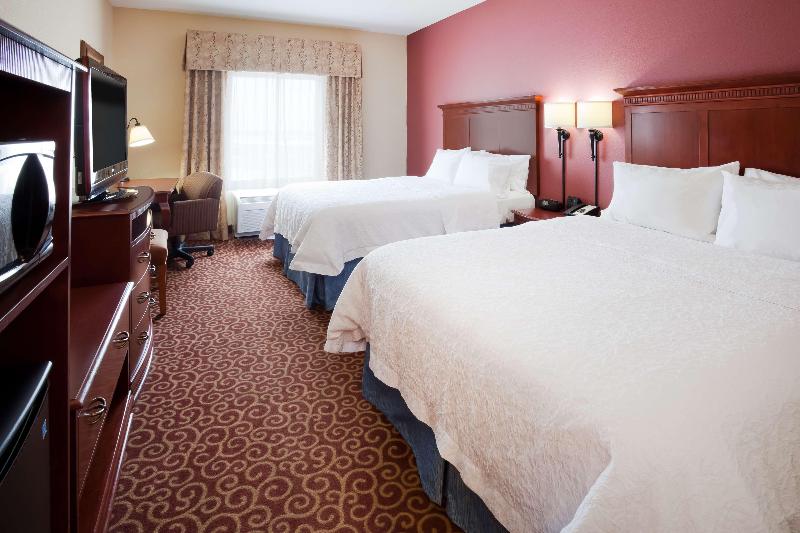 Hampton Inn Fairmont image