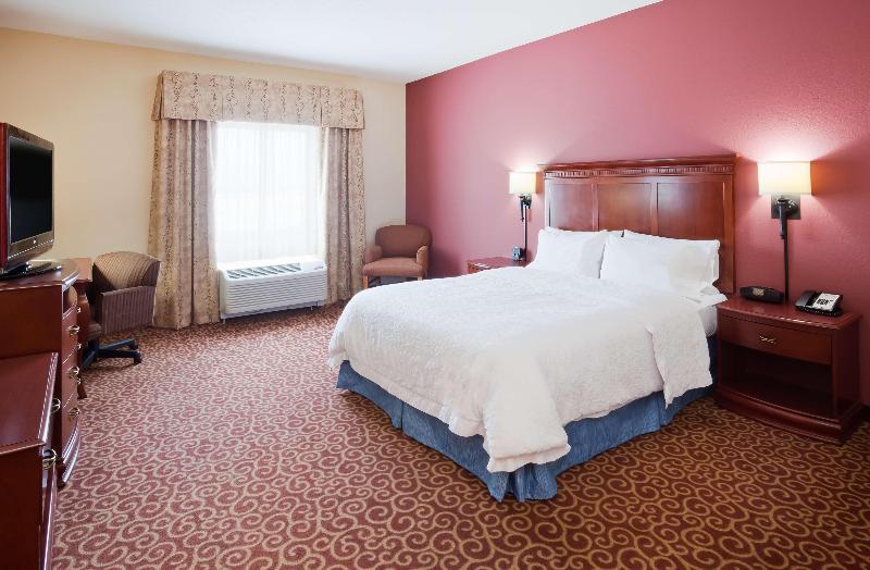 Hampton Inn Fairmont image