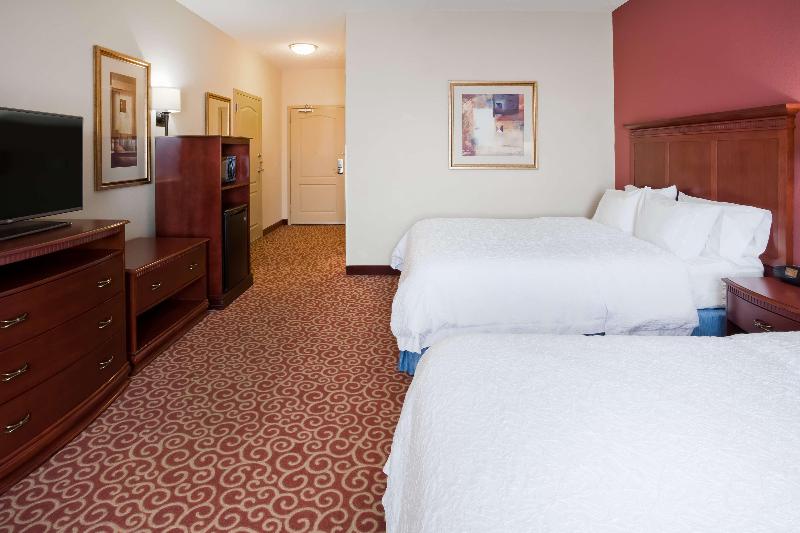 Hampton Inn Fairmont image
