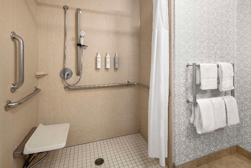 Hampton Inn Fairmont image