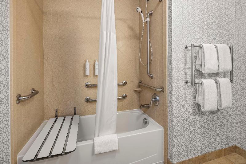 Hampton Inn Fairmont image