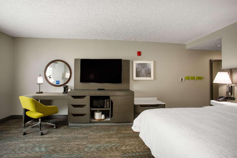 Hampton Inn Elkins image