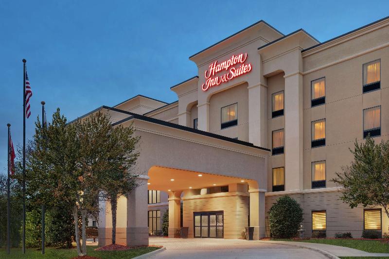 Hampton Inn & Suites Pine Bluff image