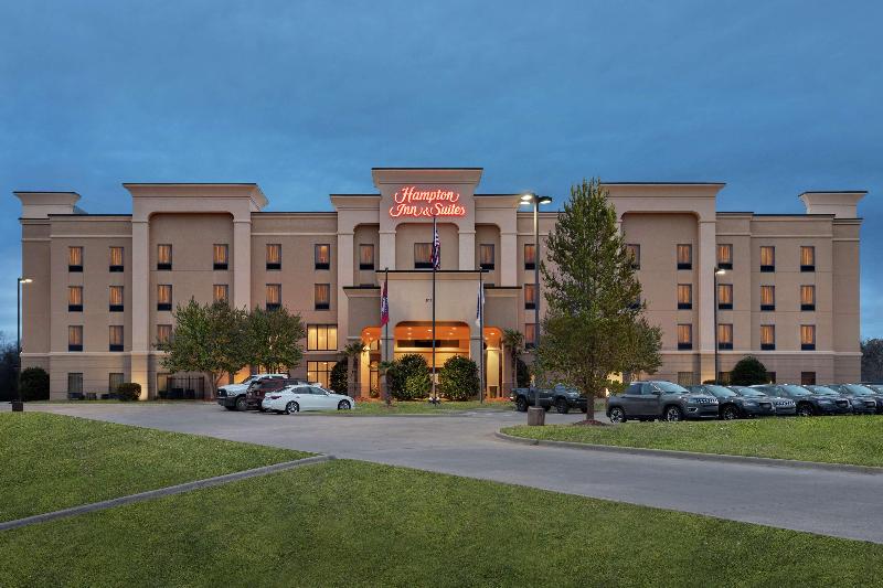 Hampton Inn & Suites Pine Bluff image