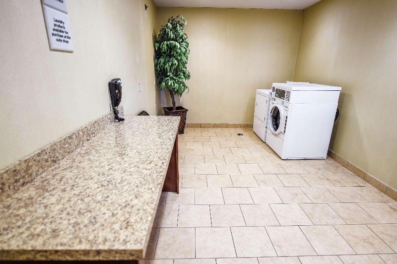 Hampton Inn & Suites Pine Bluff image