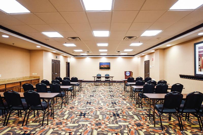 Hampton Inn & Suites Pine Bluff image