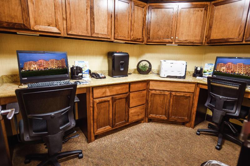 Hampton Inn & Suites Pine Bluff image