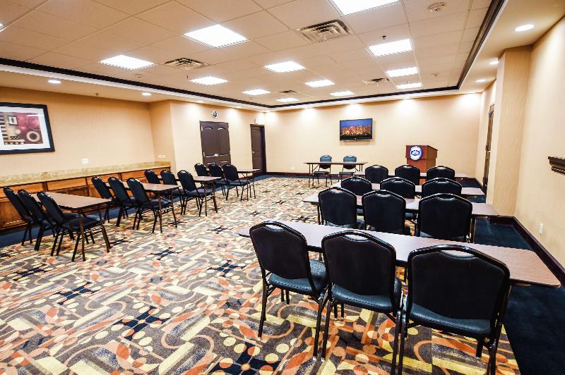 Hampton Inn & Suites Pine Bluff image
