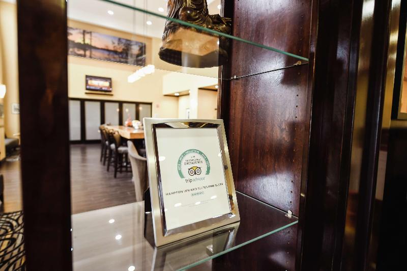 Hampton Inn & Suites Pine Bluff image