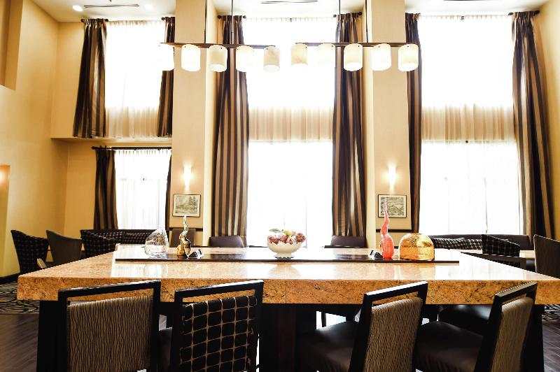 Hampton Inn & Suites Pine Bluff image