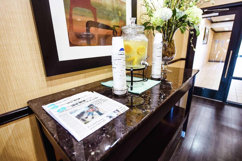 Hampton Inn & Suites Pine Bluff image