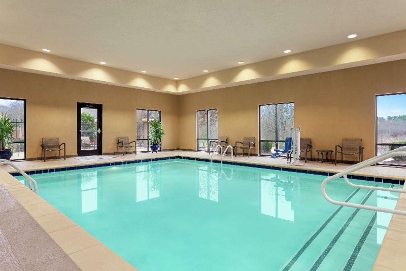Hampton Inn & Suites Pine Bluff image