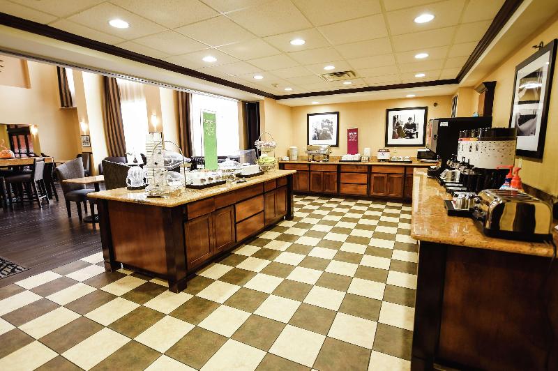 Hampton Inn & Suites Pine Bluff image