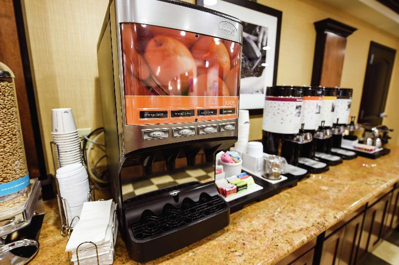 Hampton Inn & Suites Pine Bluff image