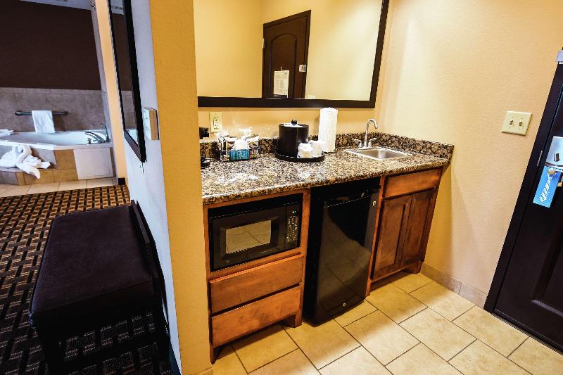 Hampton Inn & Suites Pine Bluff image