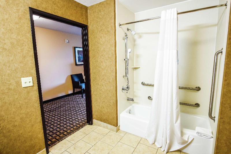 Hampton Inn & Suites Pine Bluff image