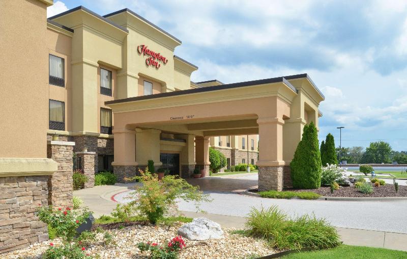 Hampton Inn Harrison image