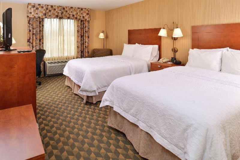 Hampton Inn Harrison image