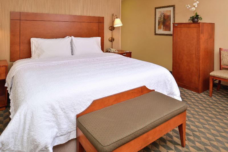 Hampton Inn Harrison image
