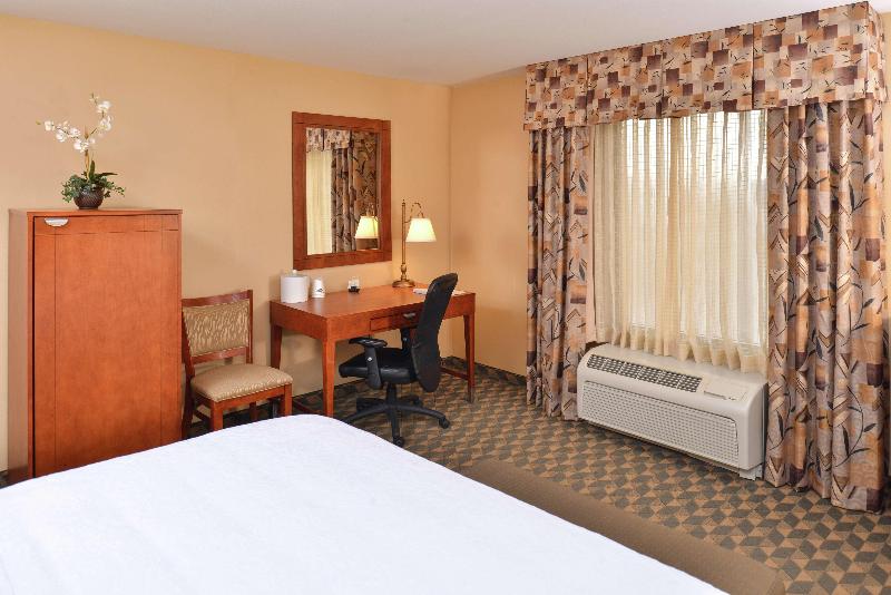 Hampton Inn Harrison image