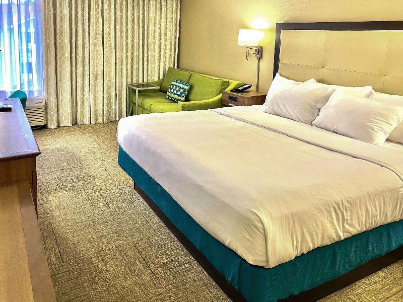 Comfort Inn Darien - North Brunswick image