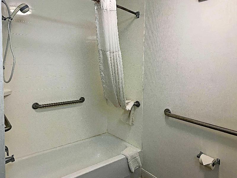 Comfort Inn Darien - North Brunswick image