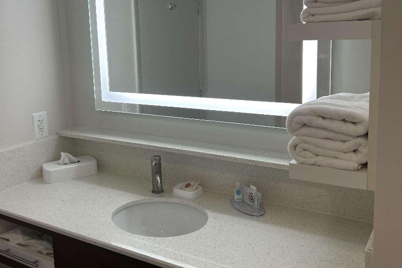 Comfort Inn Darien - North Brunswick image