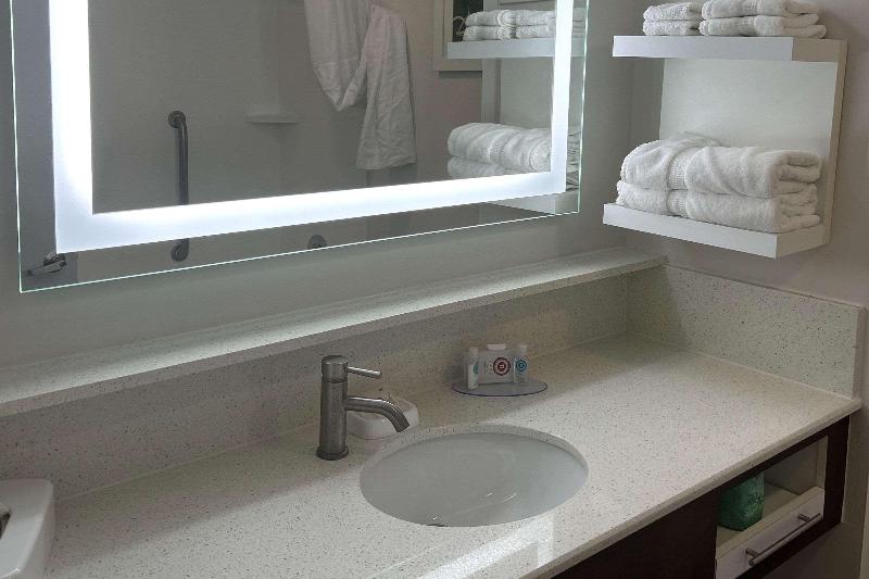 Comfort Inn Darien - North Brunswick image
