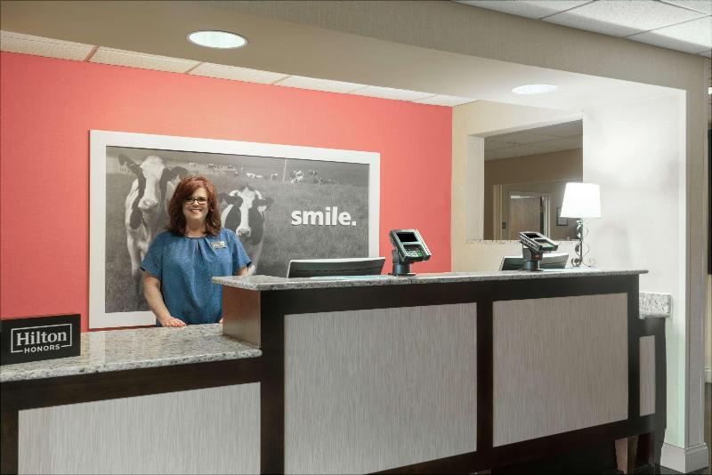 Hampton Inn Corydon image