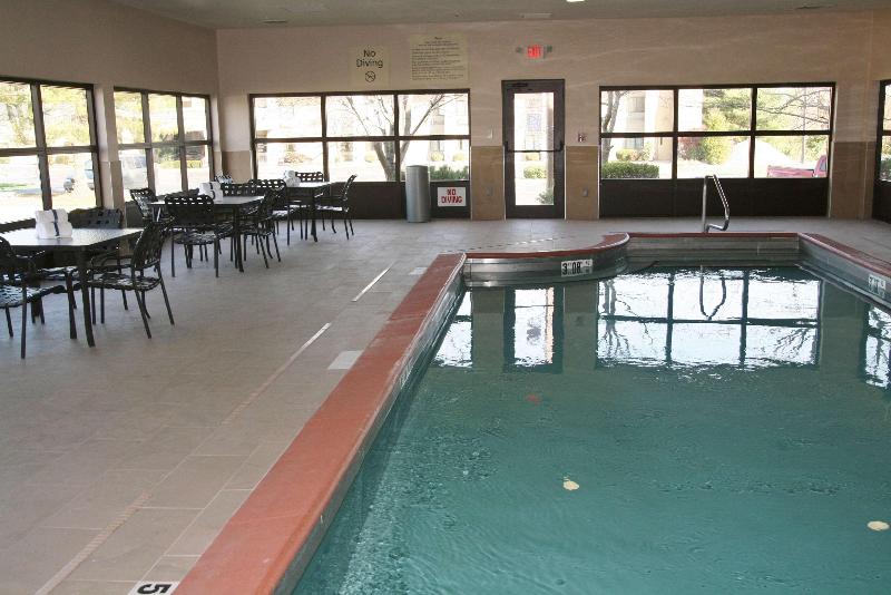 Hampton Inn Corydon image