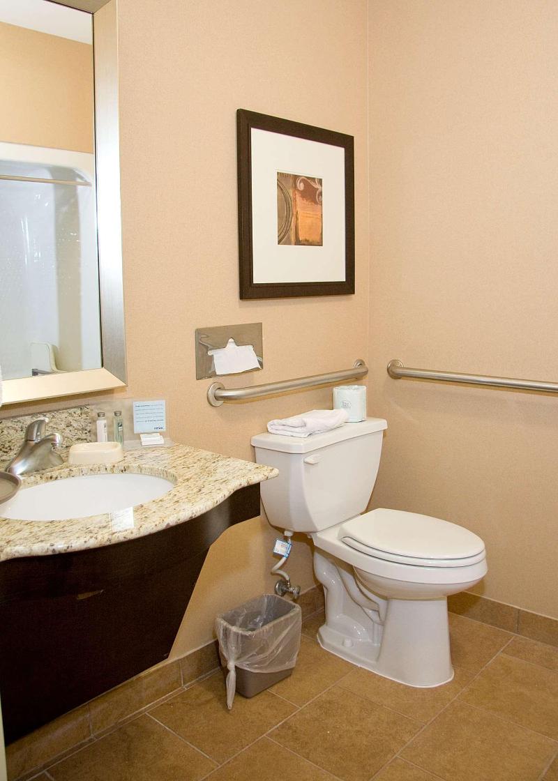 Hampton Inn Corydon image