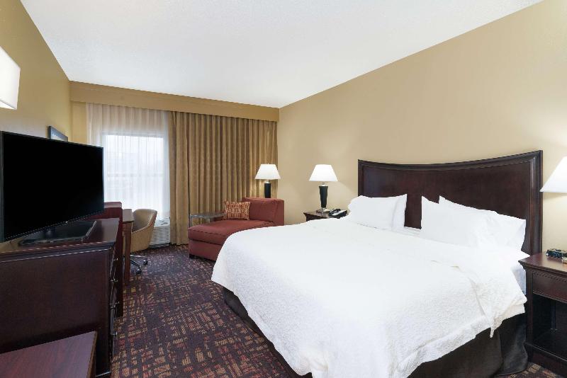 Hampton Inn Corydon image
