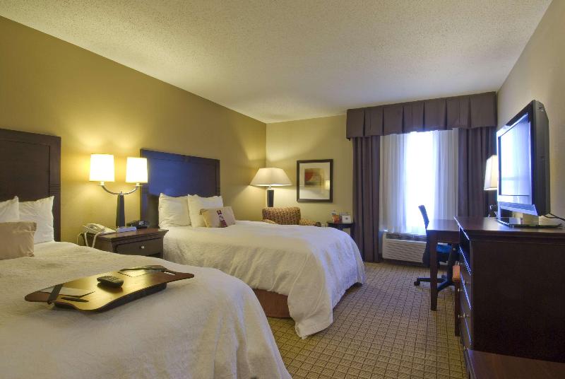 Hampton Inn Corydon image