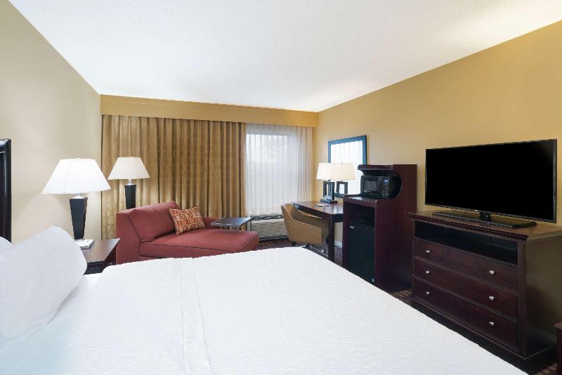 Hampton Inn Corydon image