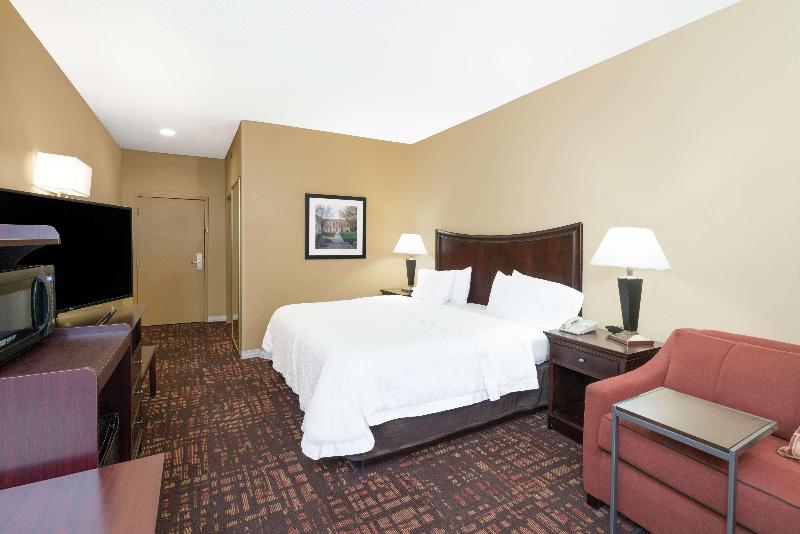 Hampton Inn Corydon image