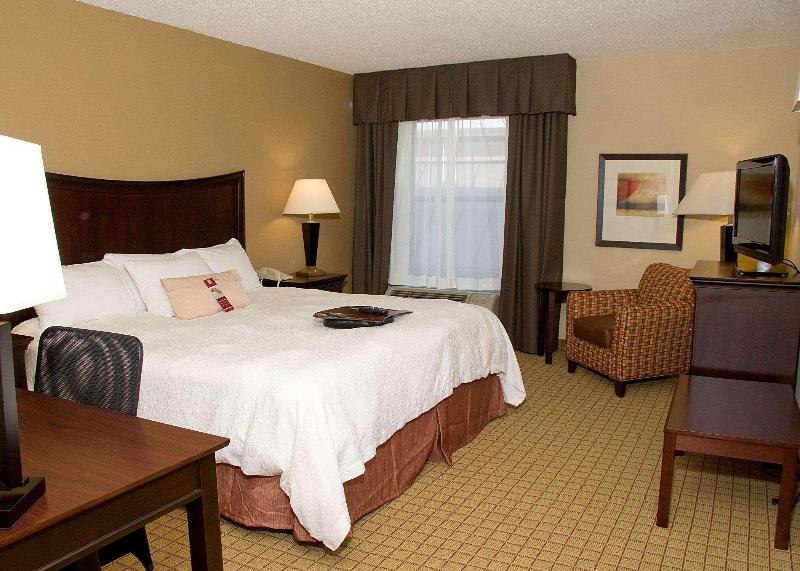 Hampton Inn Corydon image
