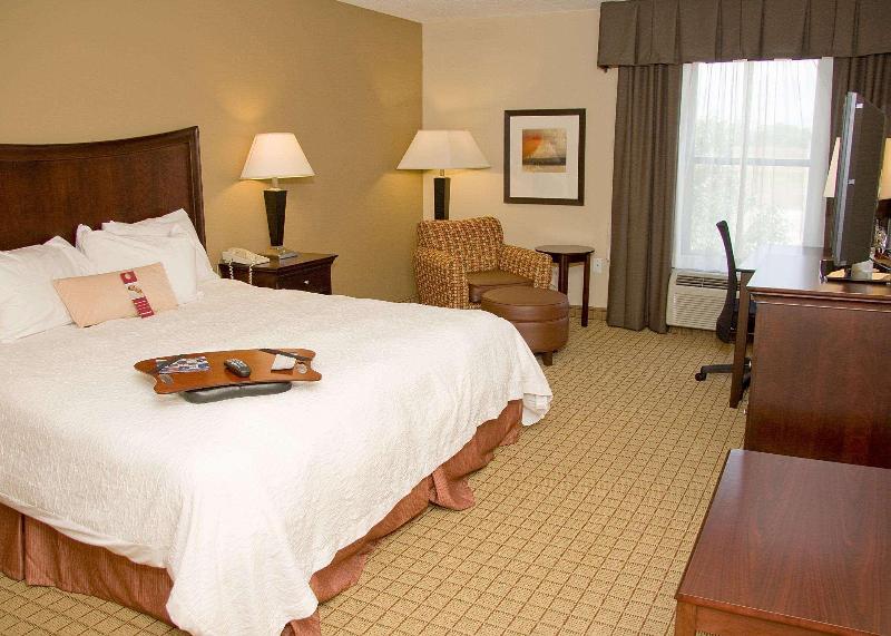 Hampton Inn Corydon image