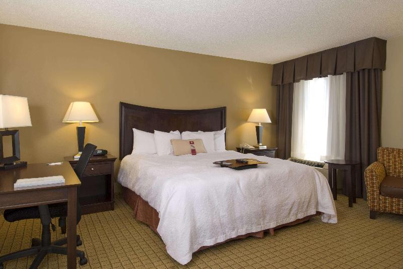 Hampton Inn Corydon image