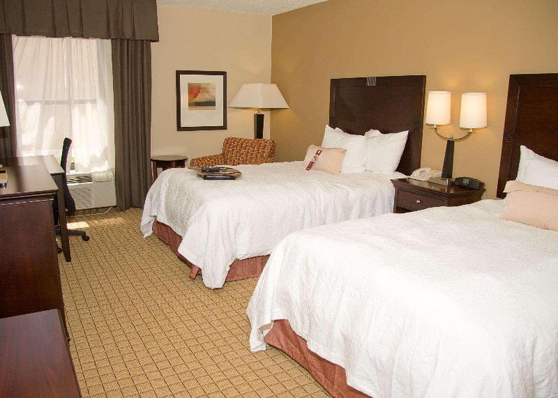 Hampton Inn Corydon image