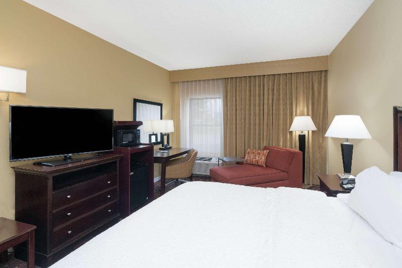 Hampton Inn Corydon image