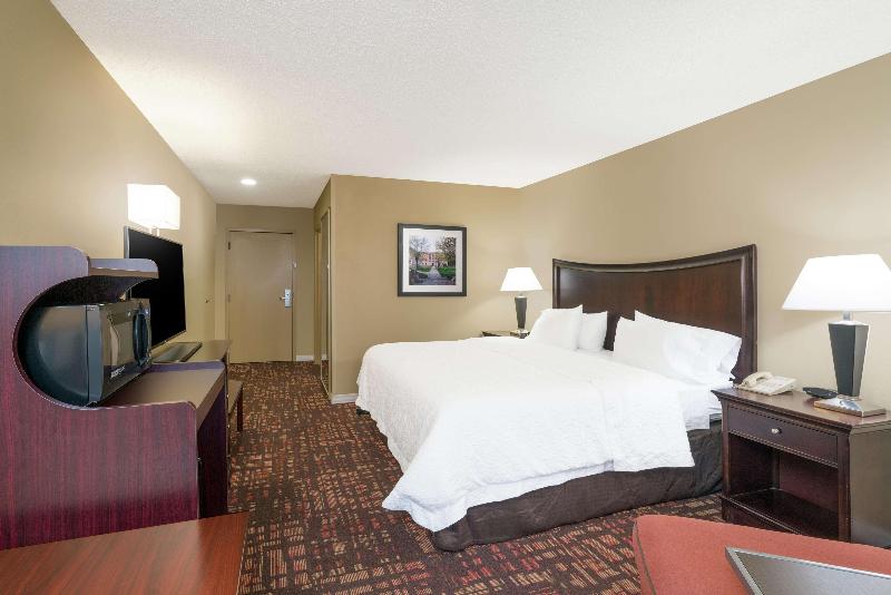 Hampton Inn Corydon image