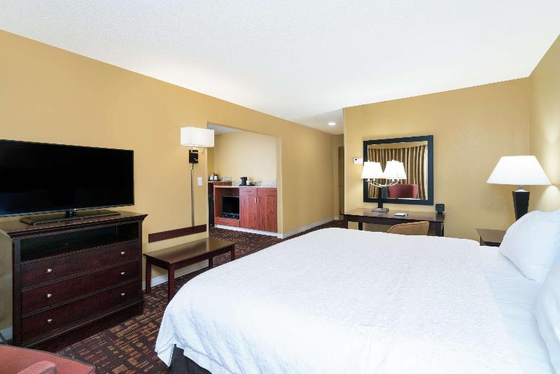 Hampton Inn Corydon image
