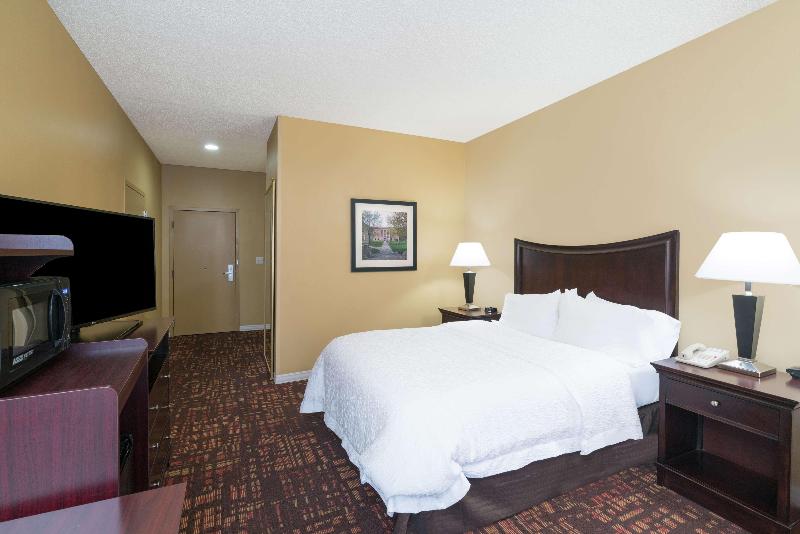 Hampton Inn Corydon image