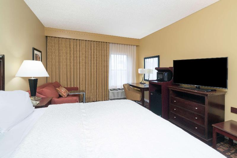 Hampton Inn Corydon image