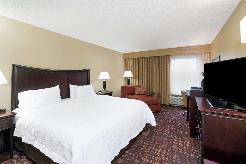 Hampton Inn Corydon image