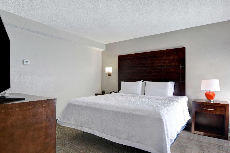 Hampton Inn Greenwood image