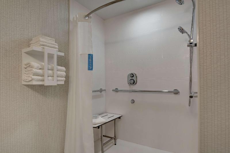 Hampton Inn Greenwood image