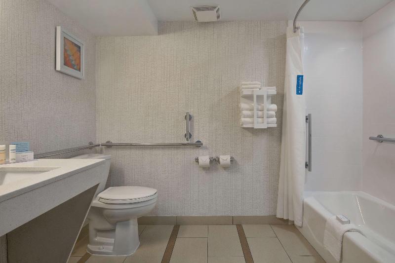 Hampton Inn Greenwood image