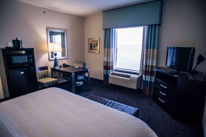 Hampton Inn Monticello image