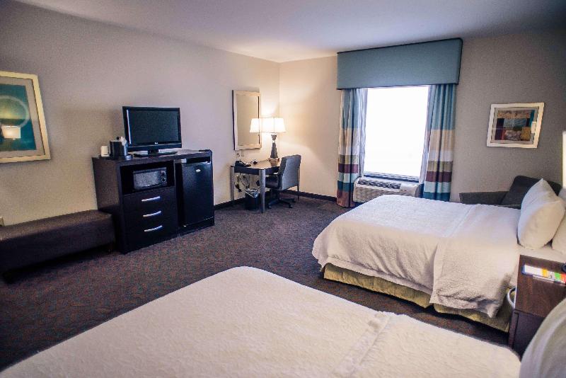 Hampton Inn Monticello image